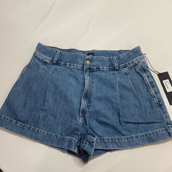 NWT Edwin Isla Short Crush Pleated Denim Shorts Size 34 New - Picture 1 of 9